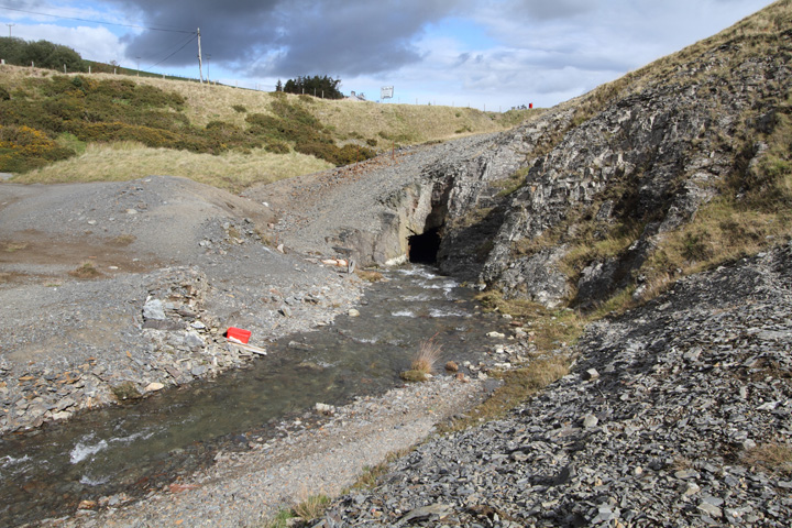 Afon Twymyn entering tunnel